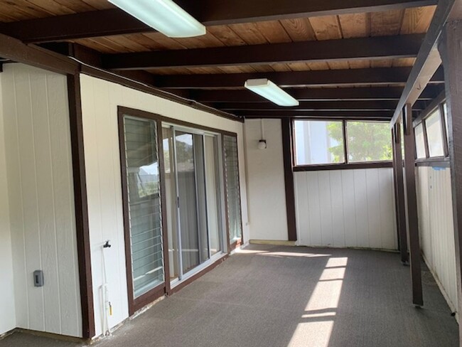 Building Photo - Hokuloa C - 3 bedroom, 3 bath townhouse w/...