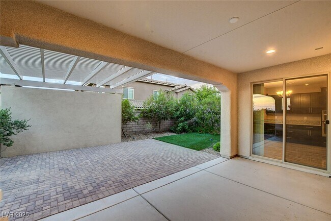 Building Photo - 12217 Nasino Ave