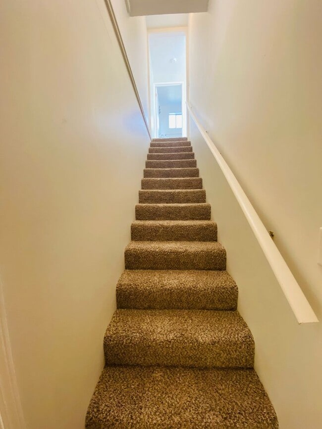 Building Photo - Cute 3 Bedroom Home in the Heart of West S...