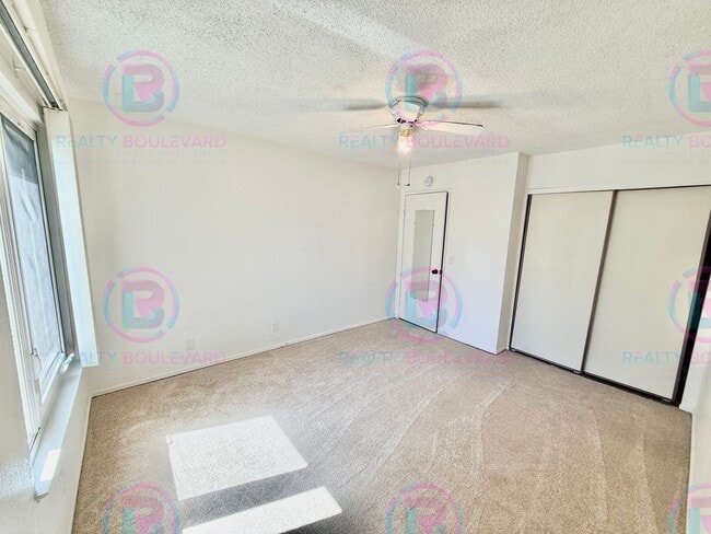 Building Photo - 1 Month free!! This stunning two-bedroom, two-bathroom townhouse with Loft Area