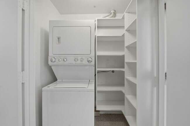 Building Photo - 510 W Erie St