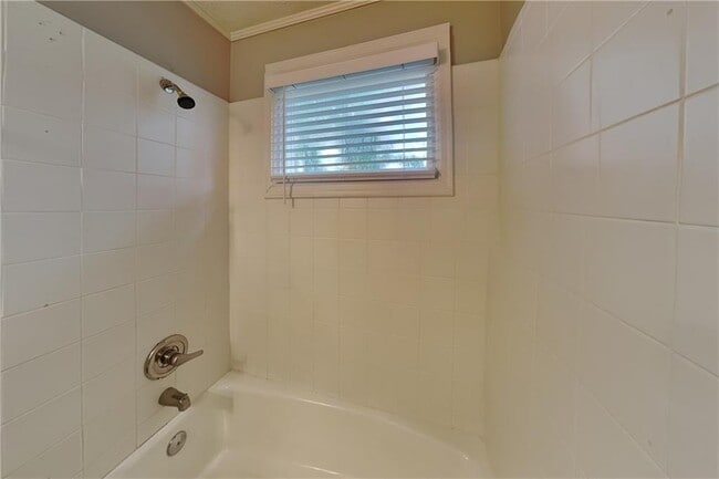 Building Photo - 115 Spring Ridge Ct