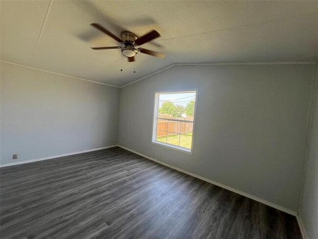 Building Photo - 2525 Oyster Creek Bend