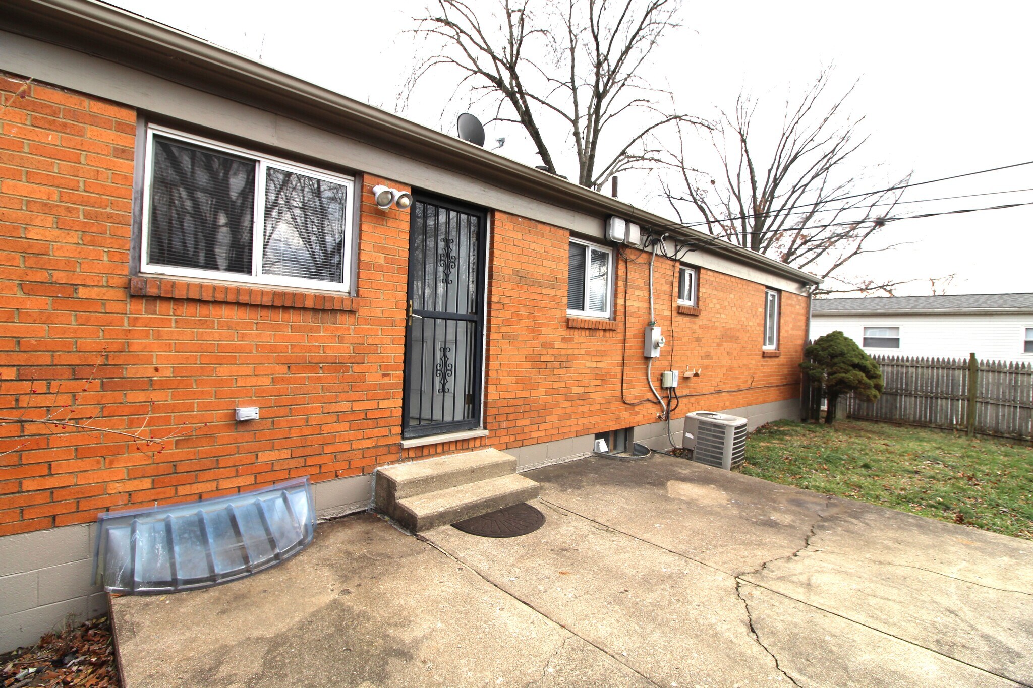 Building Photo - 2928 Landon Dr