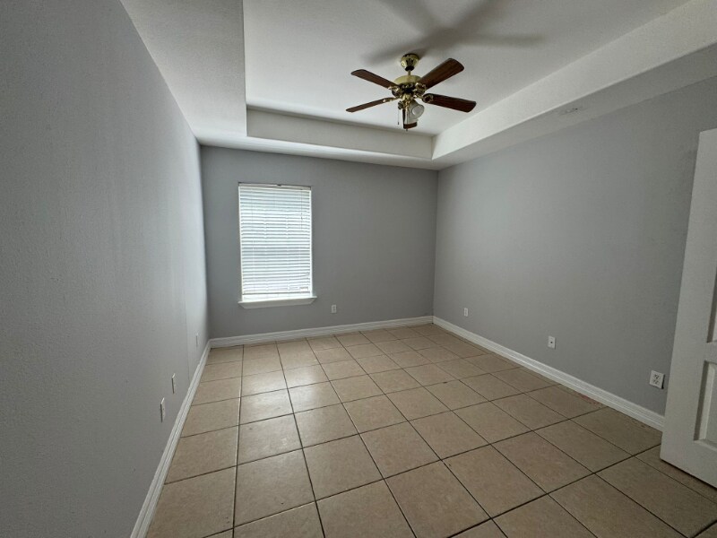 Building Photo - 3940 Bourbon St