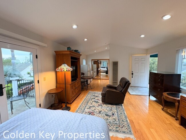 Building Photo - Welcome to this spacious granny flat located in charming Olde Carlsbad!