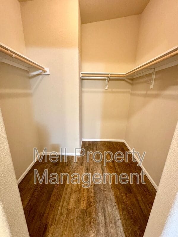 Building Photo - 155 E Strayer Way