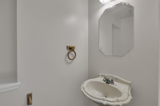 Building Photo - 22 Belcarra Pl