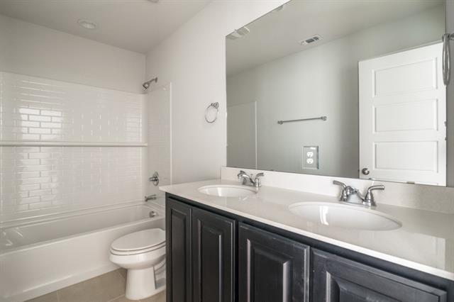 Building Photo - 3206 Cumby Dr