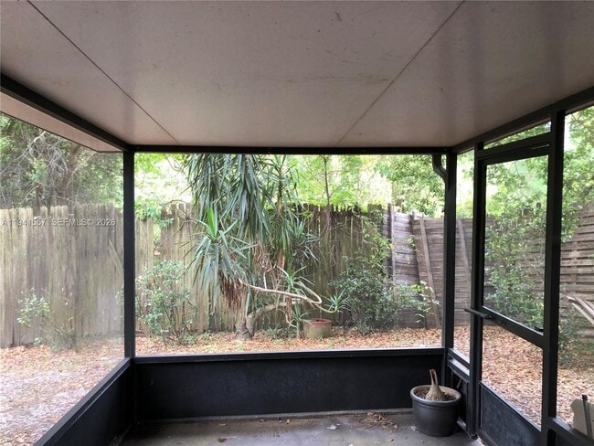 Building Photo - 685 Grenadine Ct