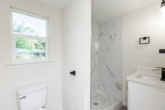 Building Photo - 5260 Landry Ln