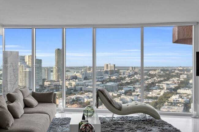 Building Photo - 300 South Pointe Dr