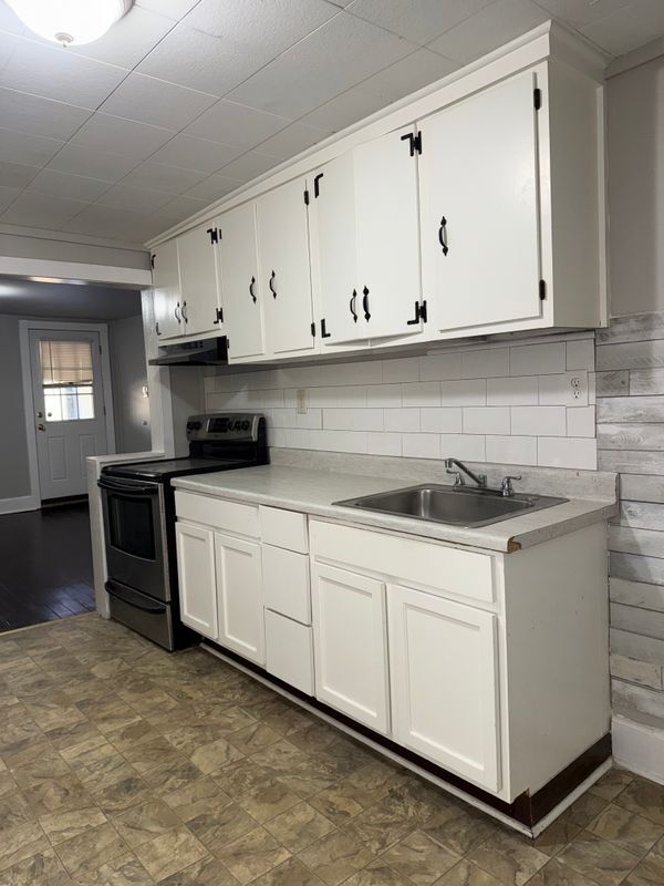 Building Photo - 395 Hephzibah Hill Rd