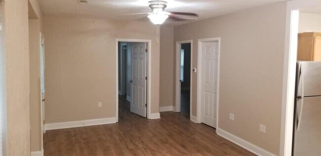 Building Photo - 504 E Central Ave