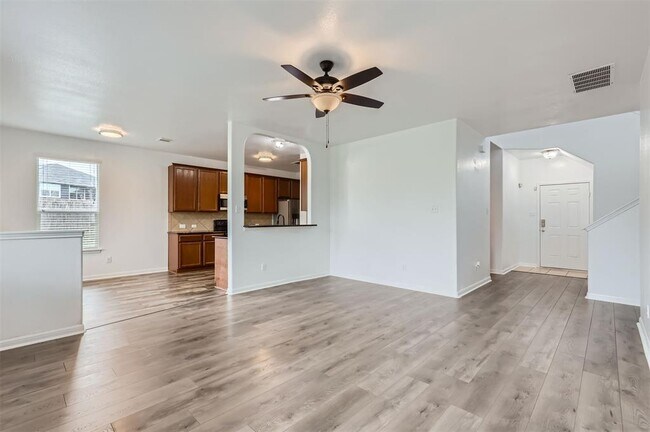 Building Photo - 131 Lavaca Loop