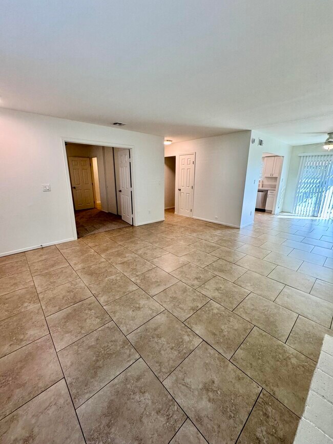 Building Photo - 75245 Vista Corona