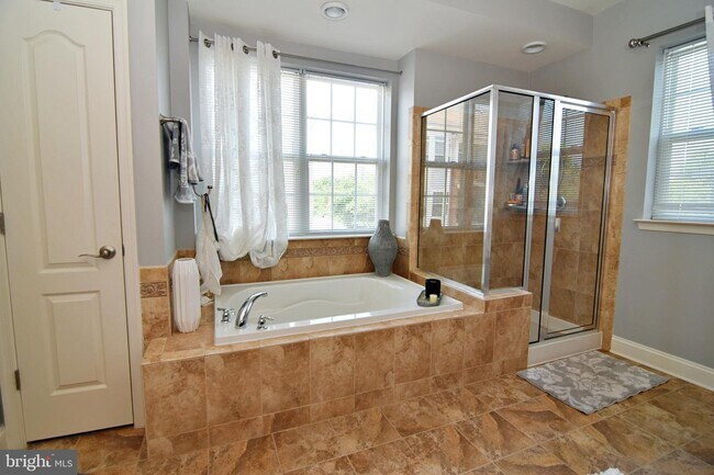 Building Photo - 9200 Charleston Dr