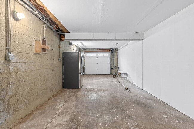 Building Photo - 1543 Estee Ave