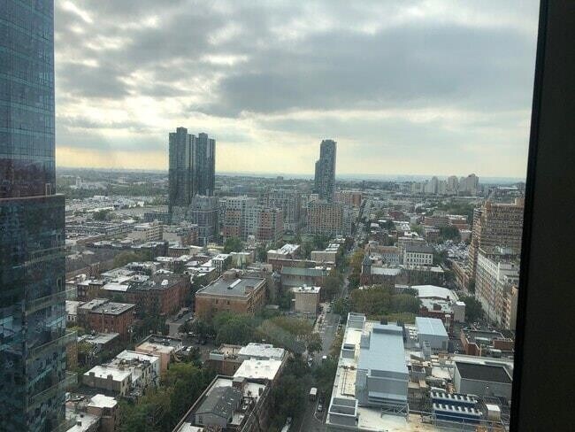 Building Photo - 99 Hudson St