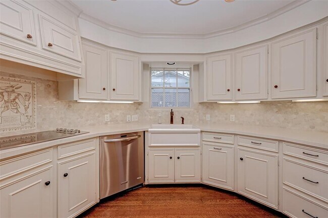 Building Photo - 12419 Huntingwick Dr