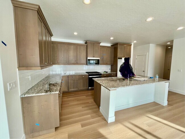 Building Photo - Beautiful 3 Bed 2 Bath Home with Community Pool: Available Now!!