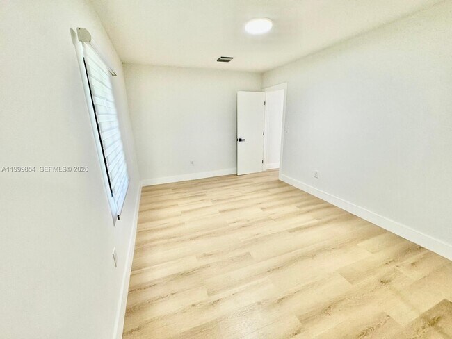 Building Photo - 4131 NW 11th Pl