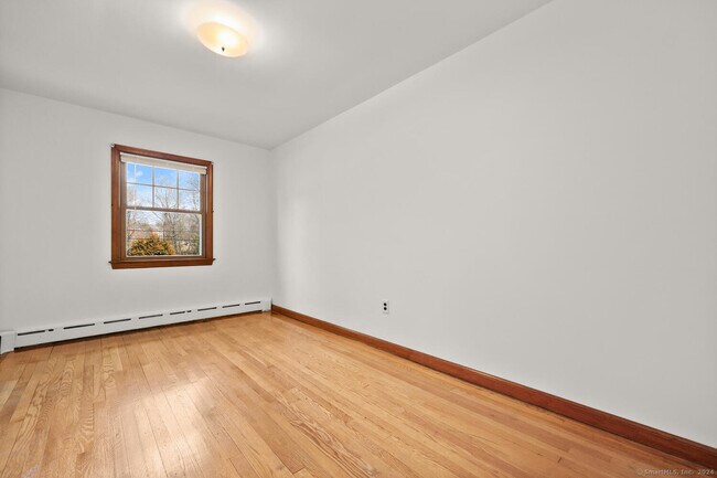 Building Photo - 5 Saviano Ln