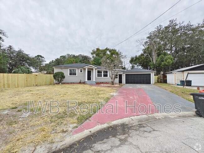 Building Photo - 6330 Hyde Park Haven