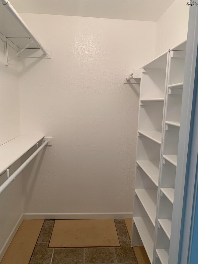 Building Photo - 2902 McNiel Ave