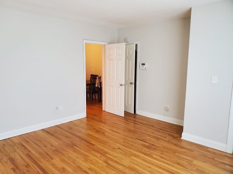 Living room - 1653 Trinidad Ave NE