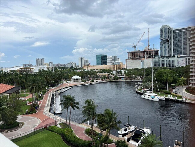 Building Photo - 610 W Las Olas Blvd