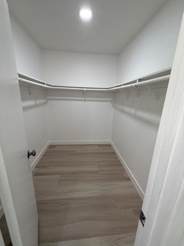 Building Photo - 15 Sparrowhawk Ln
