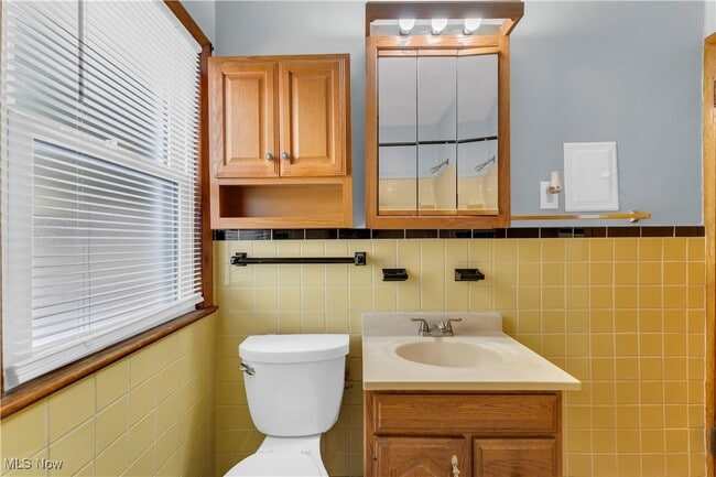 Building Photo - 5617 E 139th St