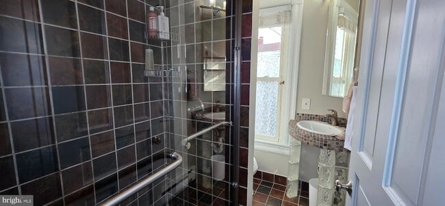 Building Photo - 1211 33rd St NW