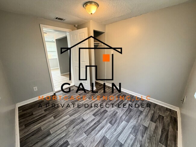 Building Photo - 206 Ferrill St