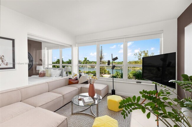 Building Photo - 4925 Collins Ave
