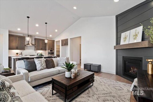 Building Photo - Newer 3-Bedroom in Star