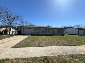 Building Photo - 1208 Ridgemont Dr