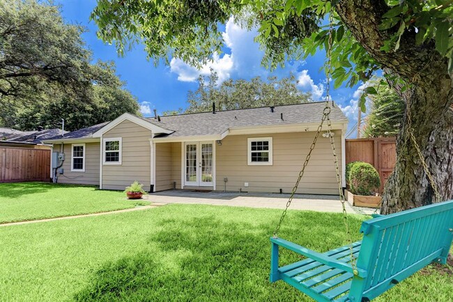 Building Photo - 6634 Housman