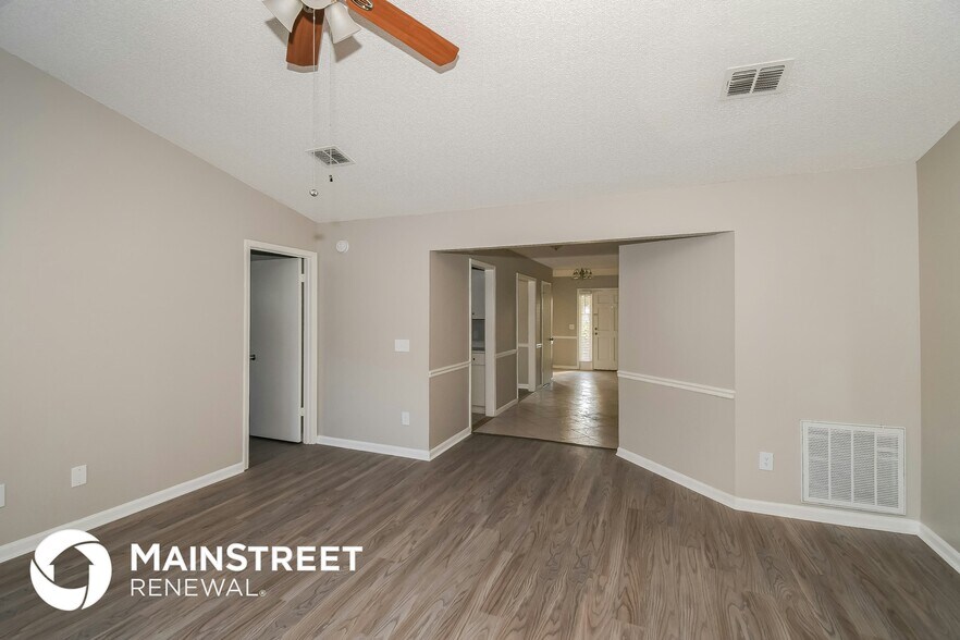 Building Photo - 12461 Hickory Hollow Dr