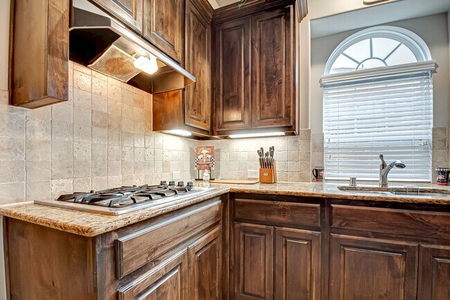 Building Photo - 20754 Kenswick Park Dr
