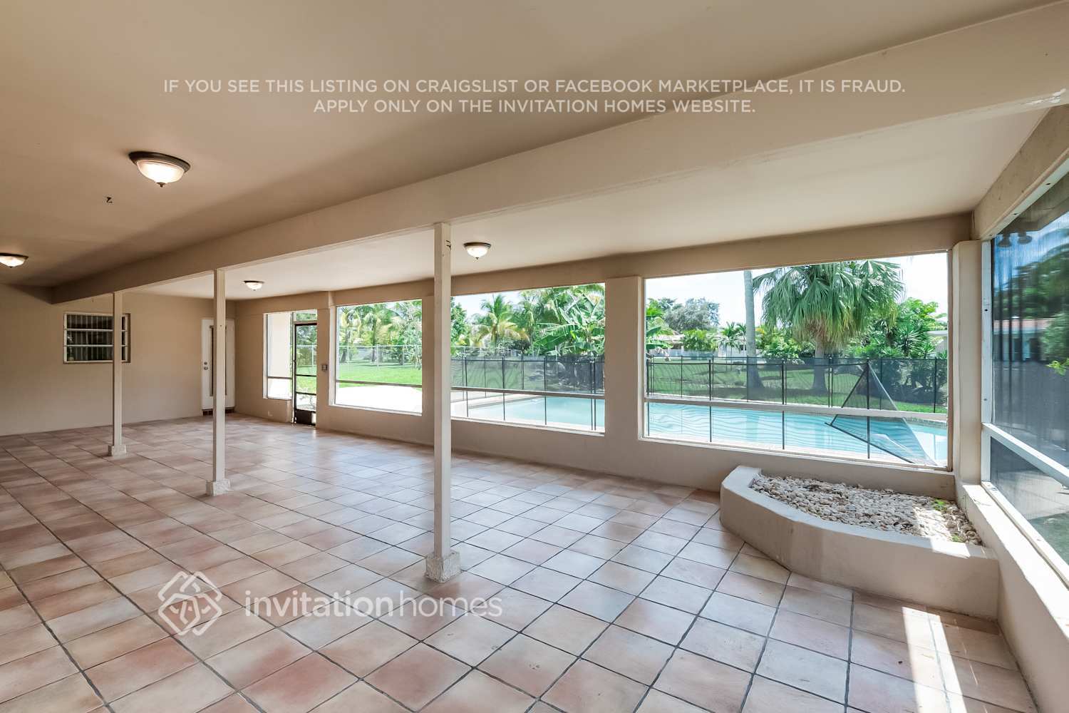 Building Photo - 10930 NW 41st Dr