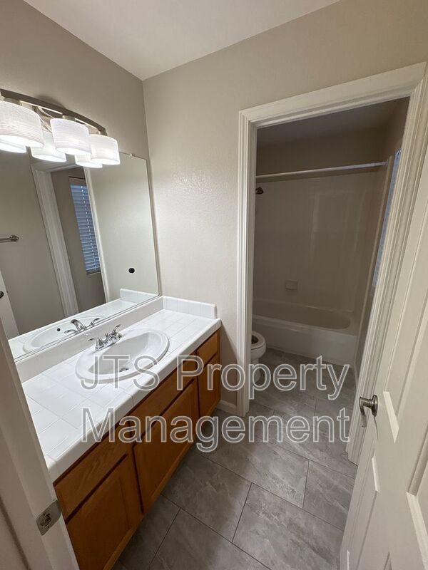 Building Photo - 9542 Windrose Ln