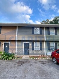 Building Photo - Two bedroom apt near Cleveland State!