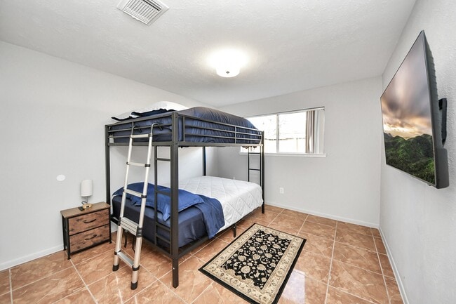 Building Photo - 11726 Lima Dr