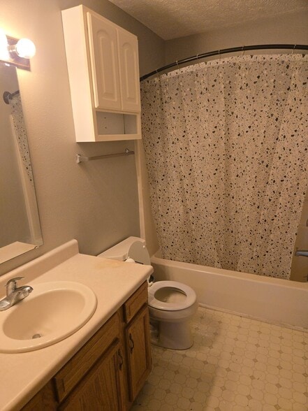 Building Photo - 2022 Bridgewater Cir