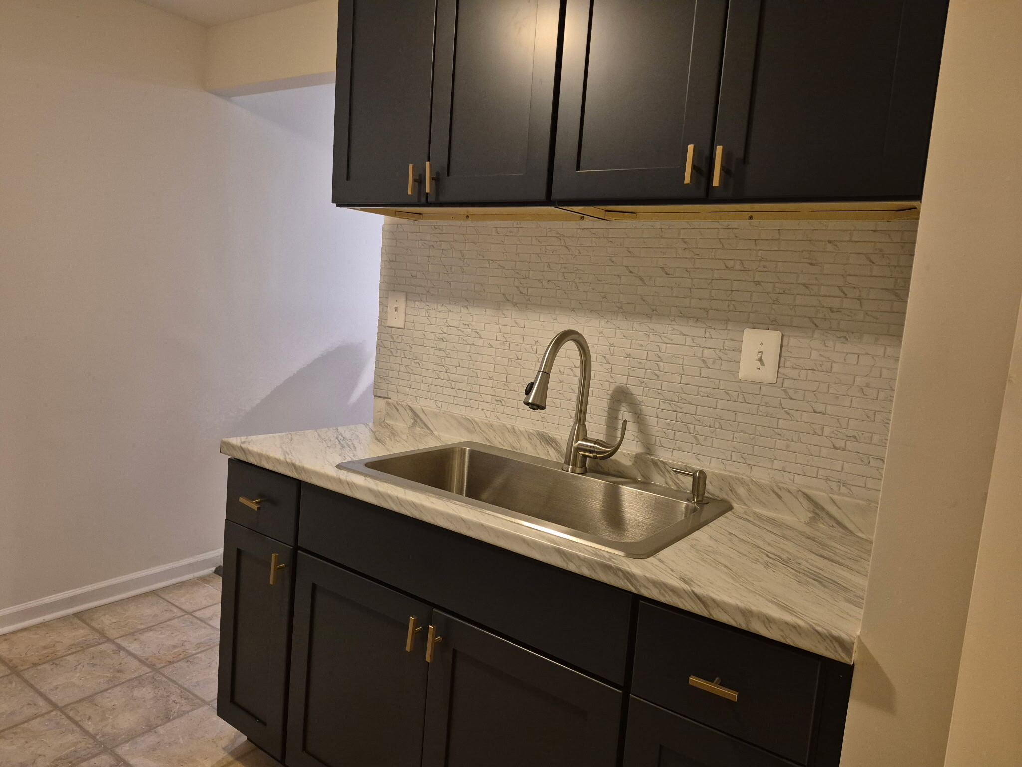 Building Photo - 4 Fieldstone Ct