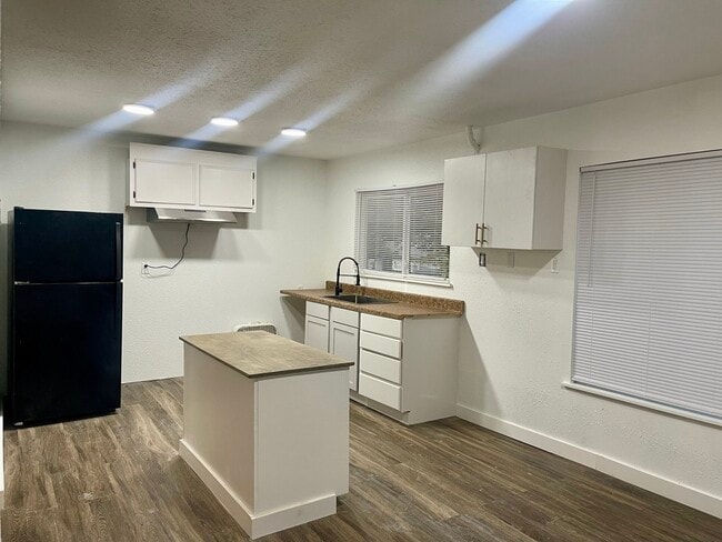 Building Photo - 5819 Flax Bourton St