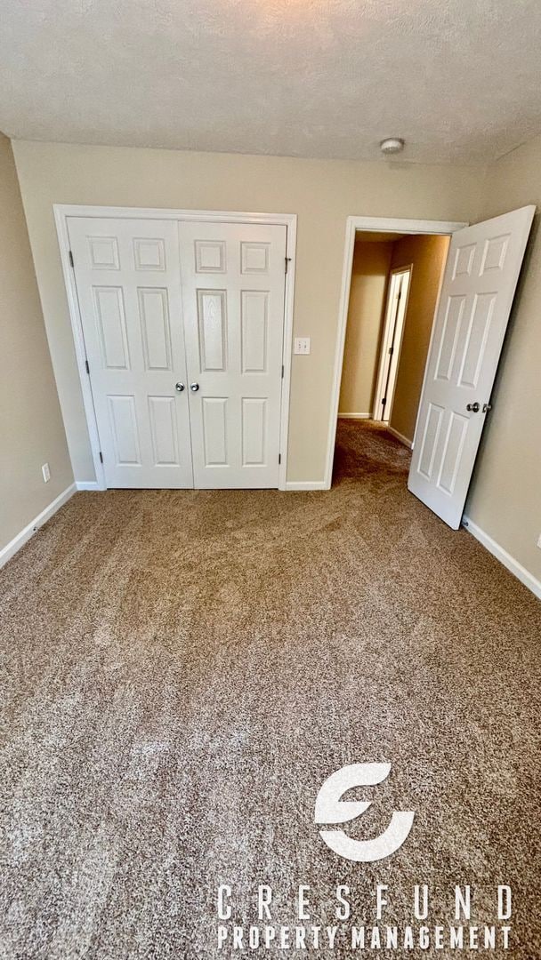 Building Photo - 3 Bed, 2.5 Bath Townhome - READY FOR YOU T...