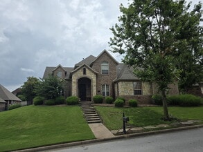 Building Photo - 6507 W Valley View Rd